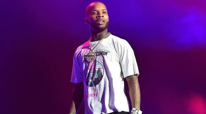 Tory Lanez - one minute ago (feat. Chris brown)